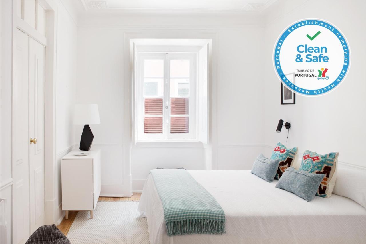 Renovated Charming Apartment With Terrace In Lapa Lisbon Exterior photo
