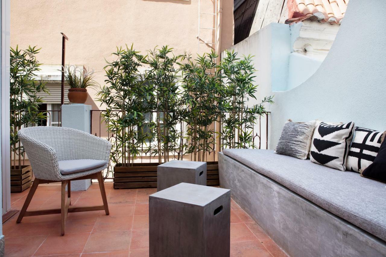 Renovated Charming Apartment With Terrace In Lapa Lisbon Exterior photo